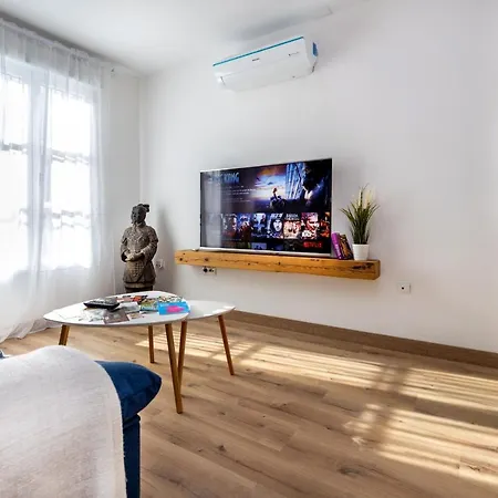 Living Albayzin. Parking & Wifi Apartment *